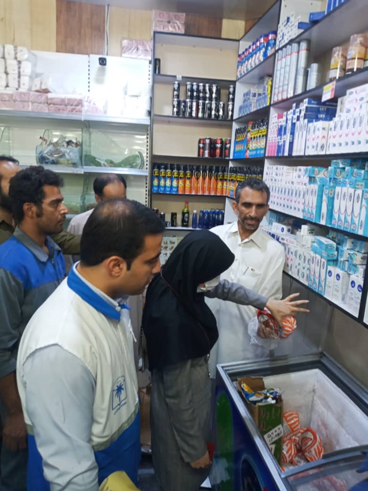 جمع آوری  ۵۰۰ کیلوگرم مرغ فاسد در شهرستان ایرانشهر